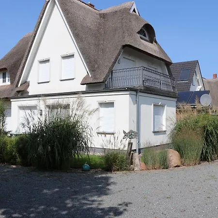 Ferienhaeuser Doppelhaushaelfte Hahn * Wustrow (Fischland)